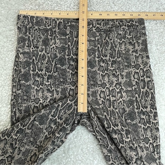 Spanx Size XL Jean-ish Ankle Length Leggings Pants Snakeskin #20018R Stretch - Picture 9 of 10
